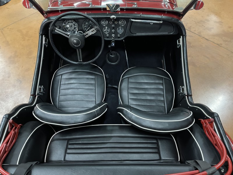 Triumph TR3A Roadster Overdrive – Intérieur 9