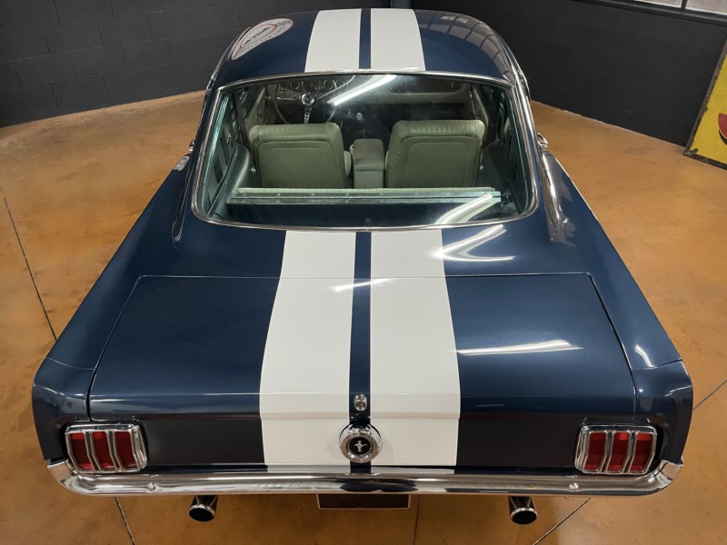 Ford Mustang Fastback – Arrière 2