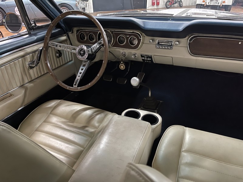 Ford Mustang Fastback – Intérieur 7