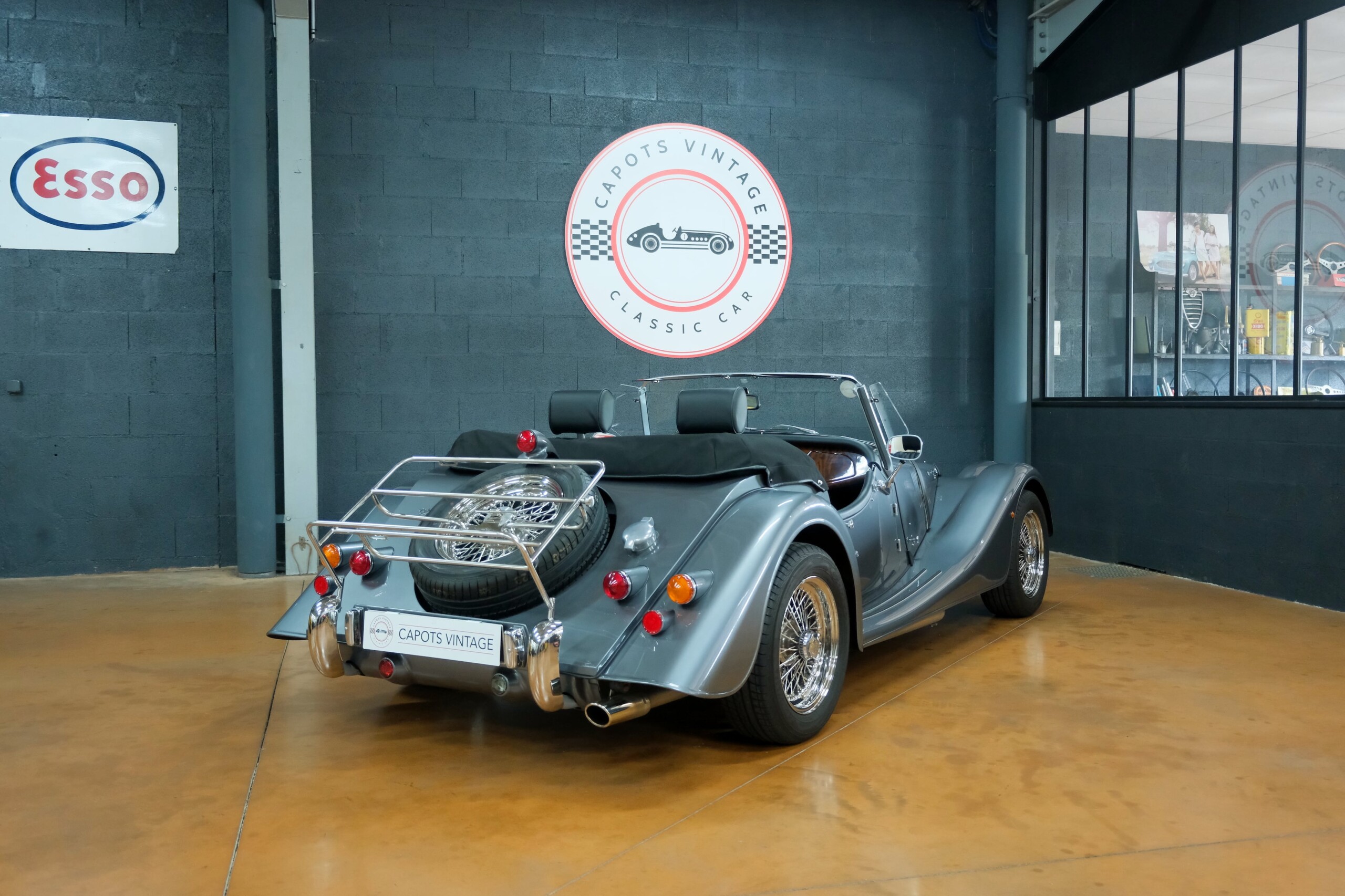 MORGAN PLUS 4 STINGRAY – CAPOTS VINTAGE 24