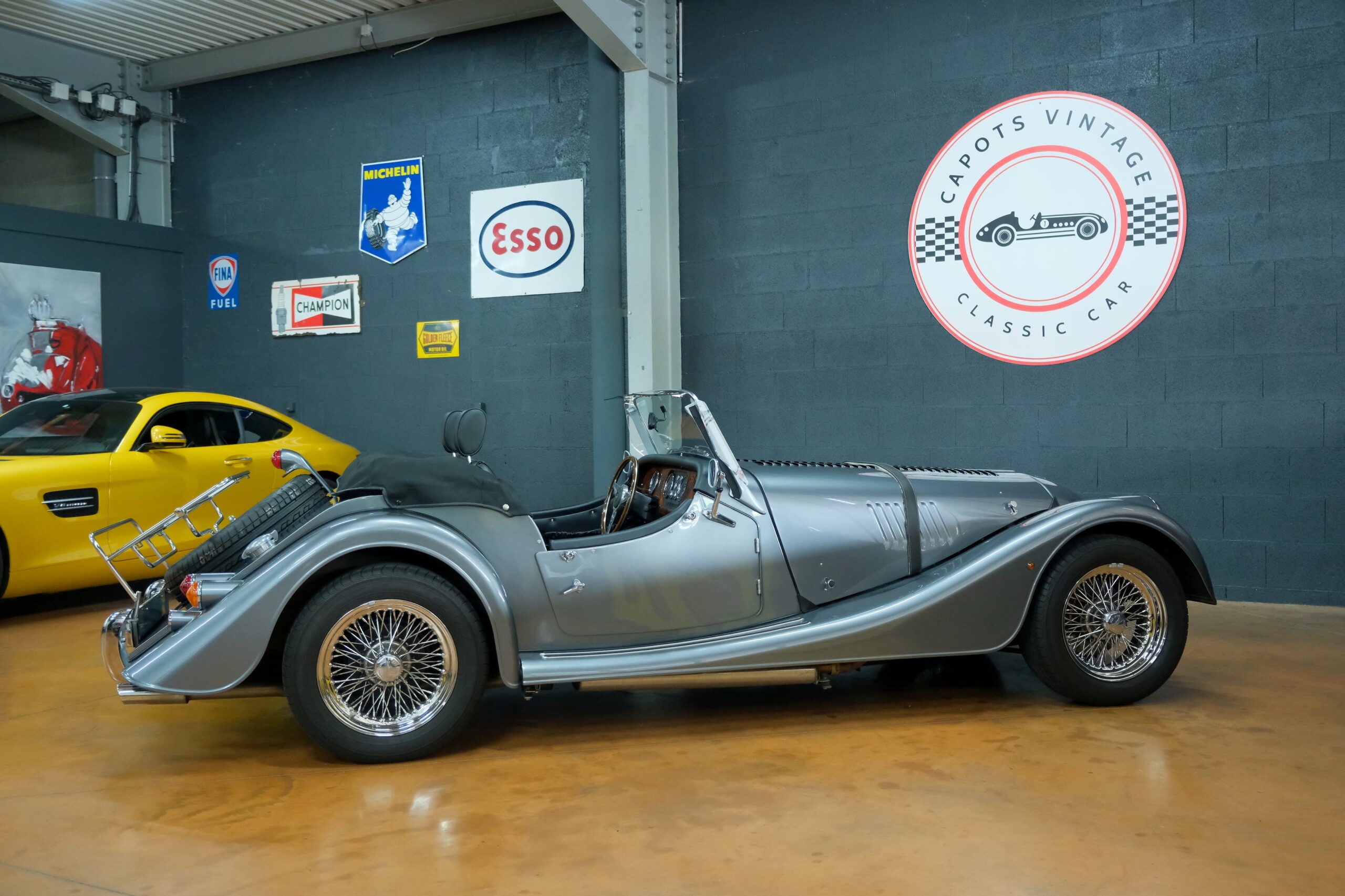 MORGAN PLUS 4 STINGRAY – CAPOTS VINTAGE 25