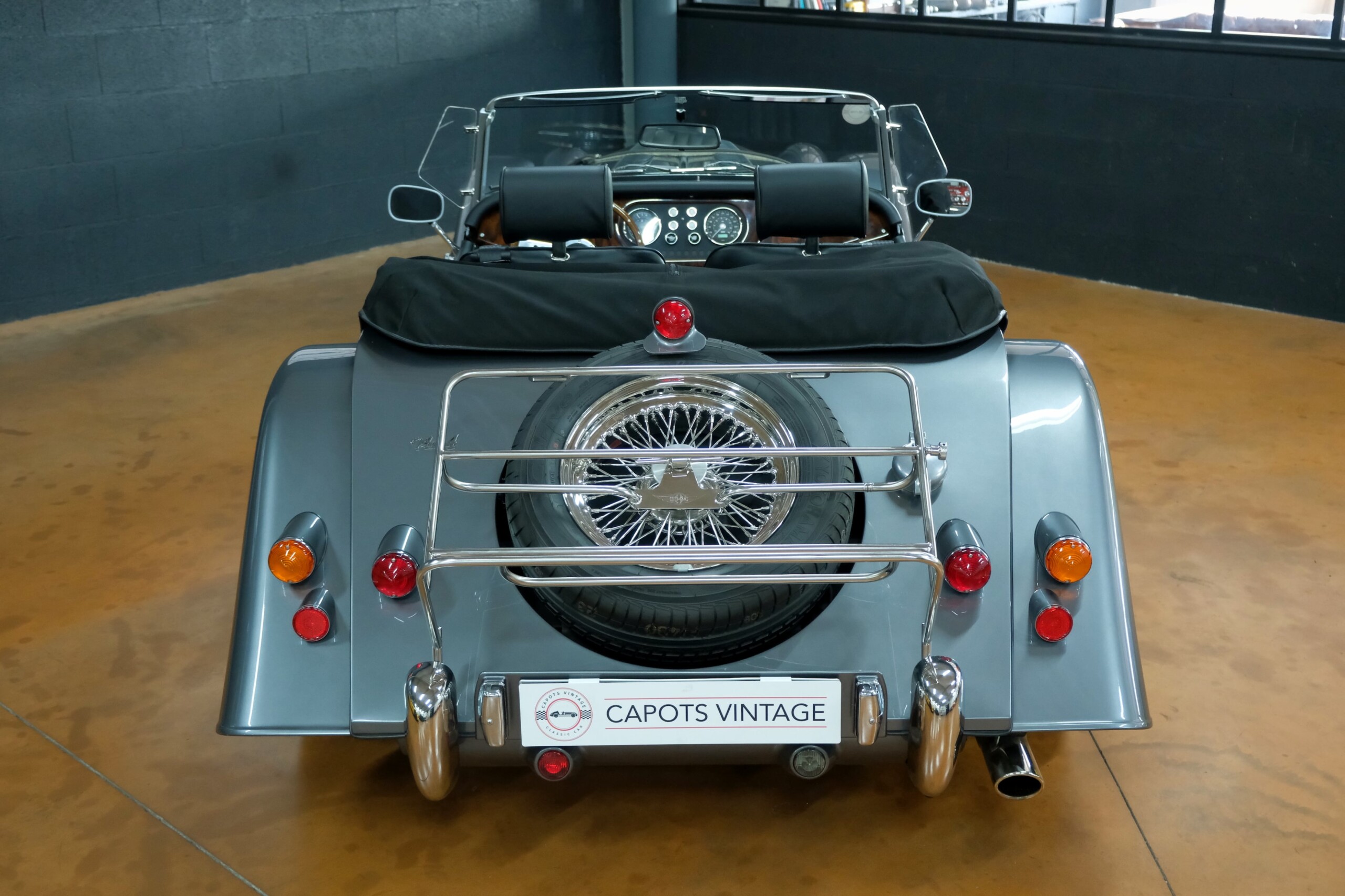 MORGAN PLUS 4 STINGRAY – CAPOTS VINTAGE 26