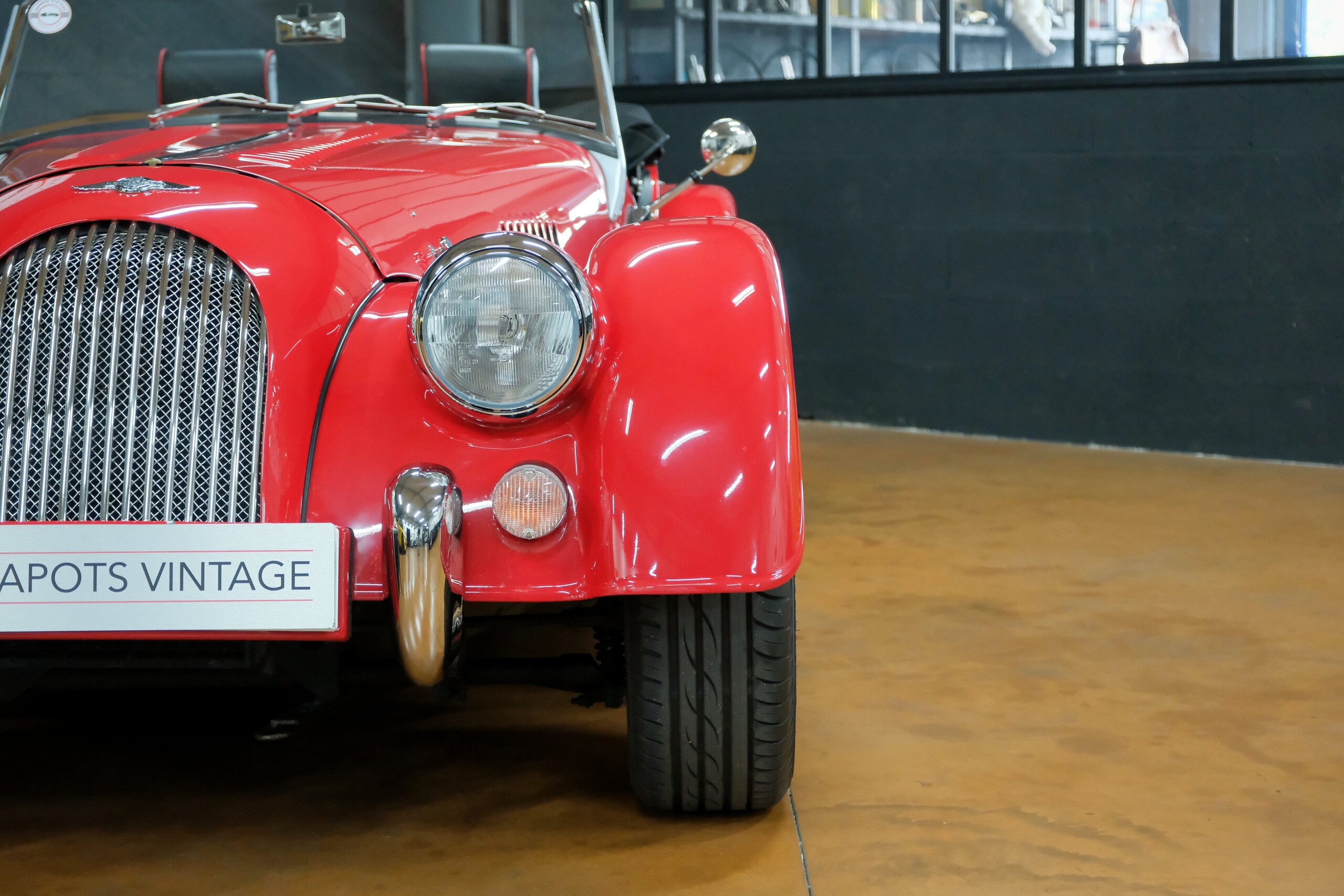 MORGAN PLUS 4 SPORT RED | CAPOTS VINTAGE 10