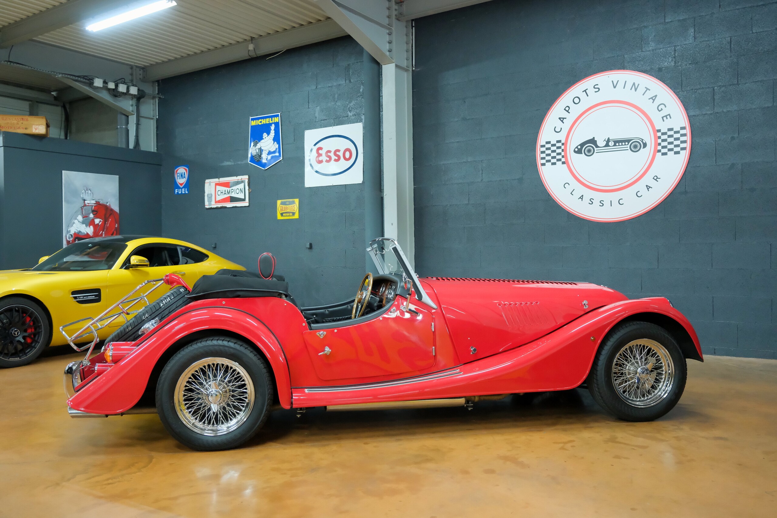 MORGAN PLUS 4 SPORT RED | CAPOTS VINTAGE 24