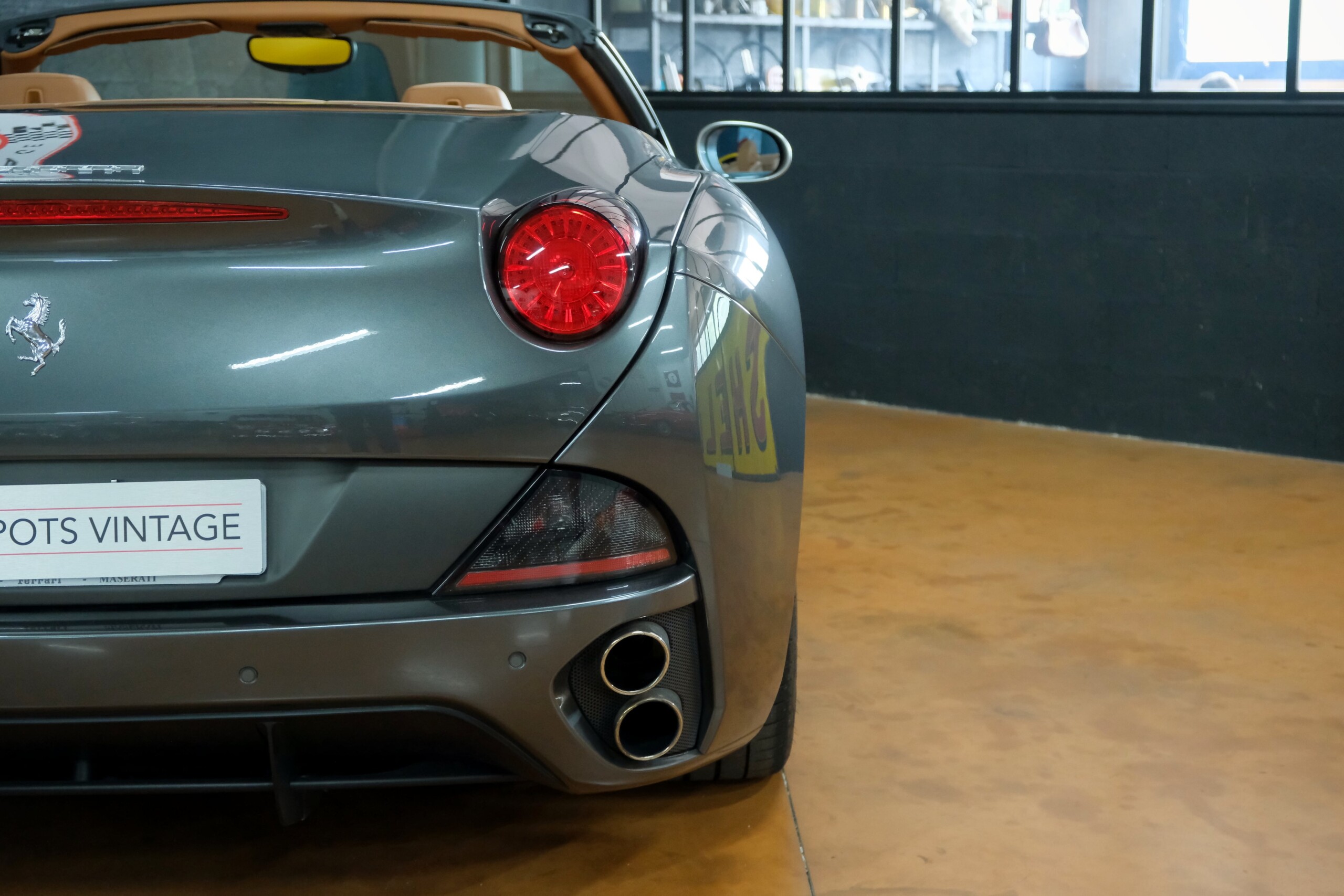 FERRARI CALIFORNIA | CAPOTS VINTAGE 32