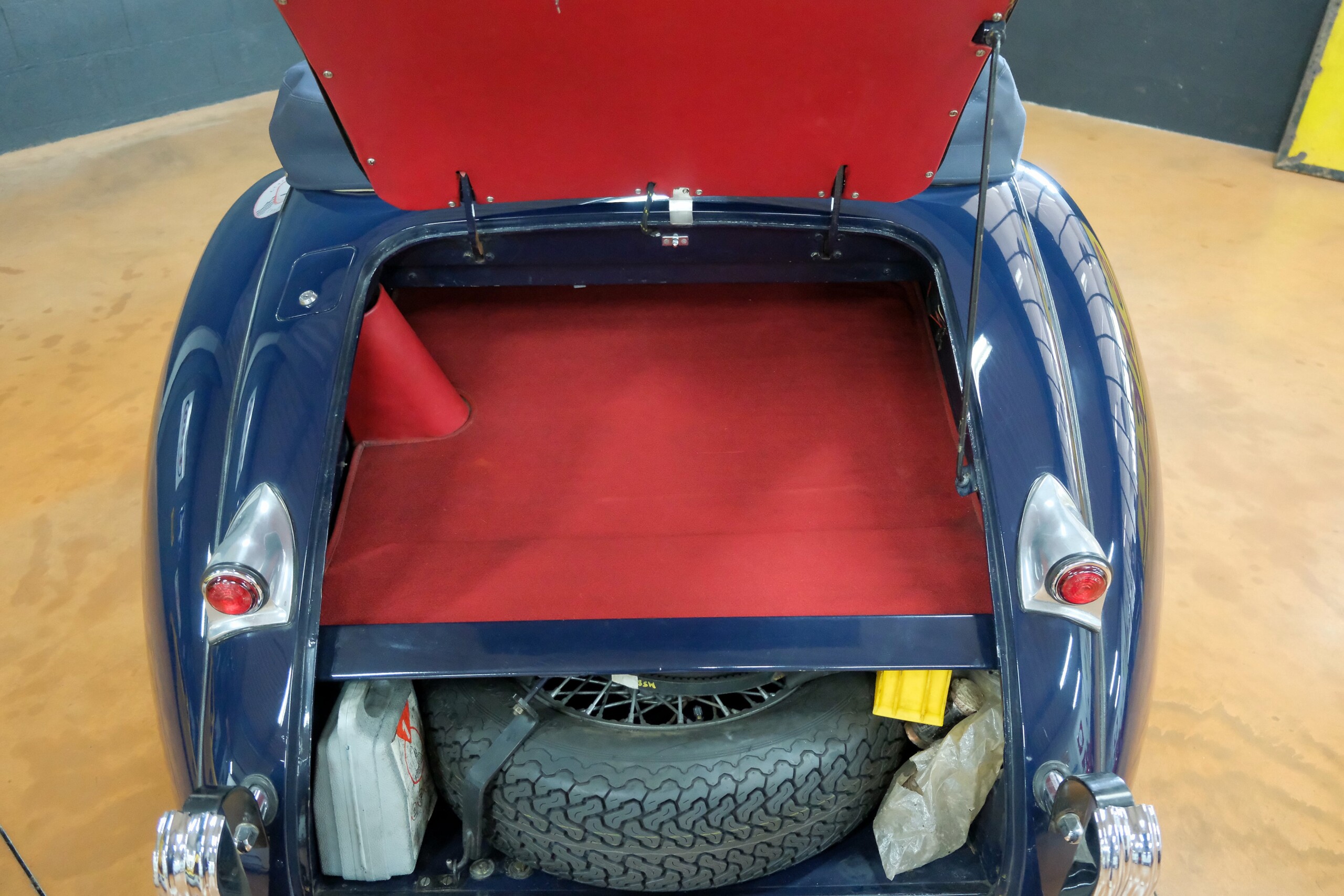 JAGUAR XK120 CABRIOLET – CAPOTS VINTAGE 32