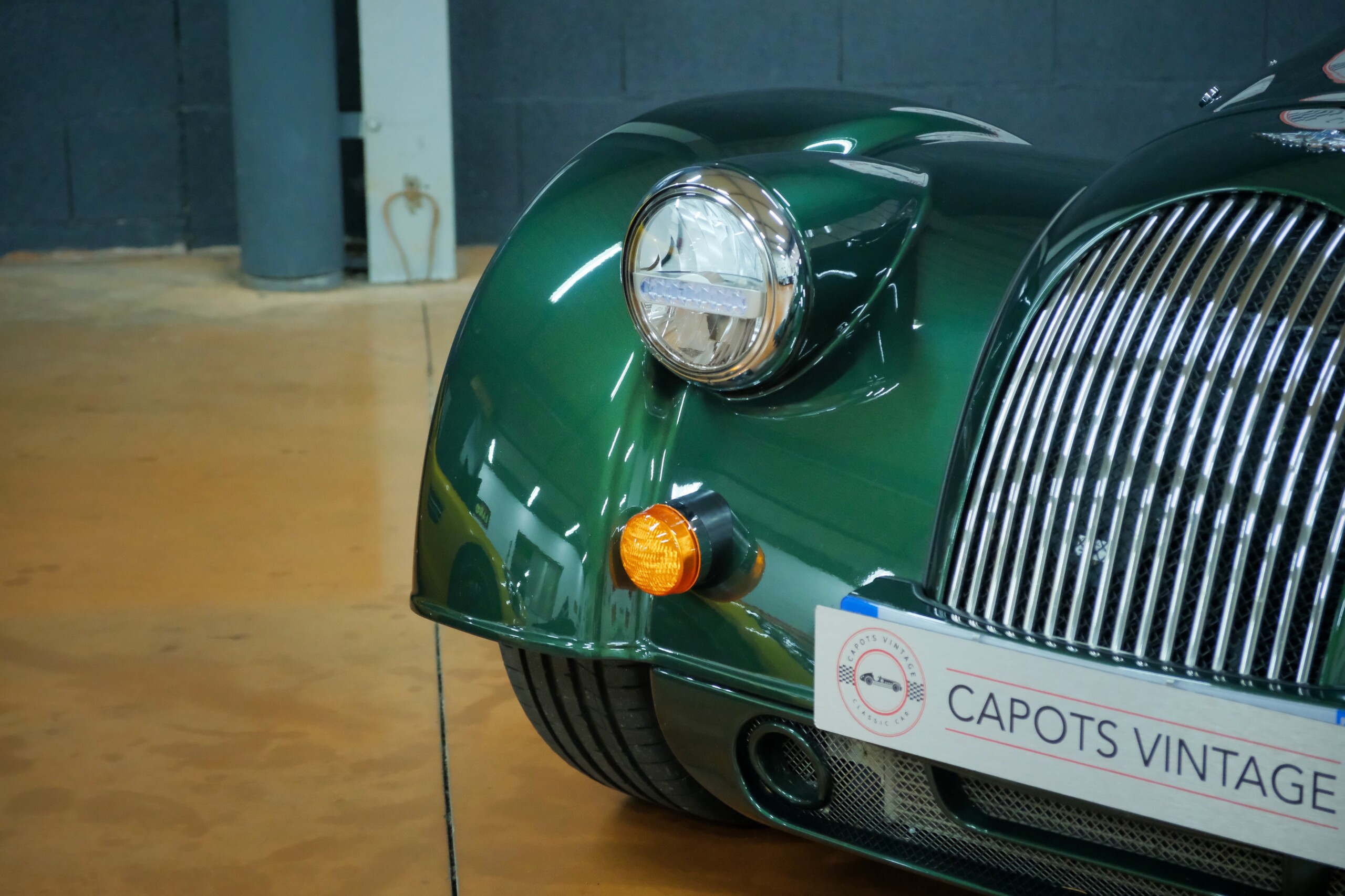 MORGAN PLUS SIX EMERALD | CAPOTS VINTAGE 10