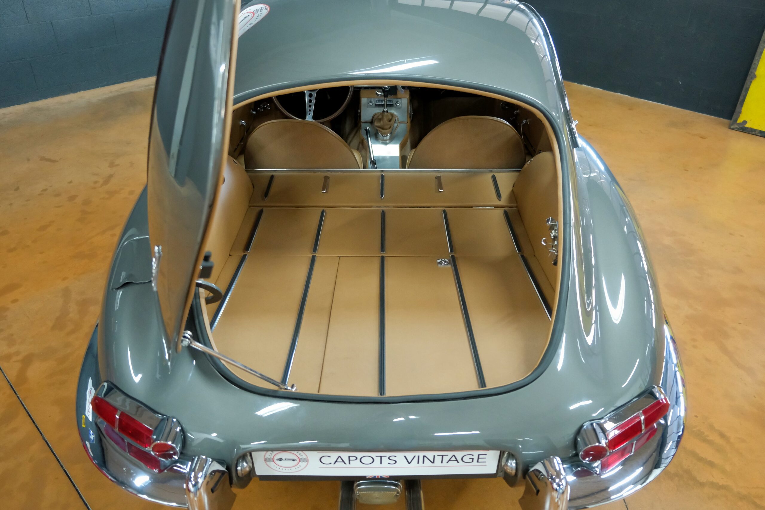 JAGUAR TYPE E SÉRIE 1 3.8L COUPÉ | CAPOTS VINTAGE 12