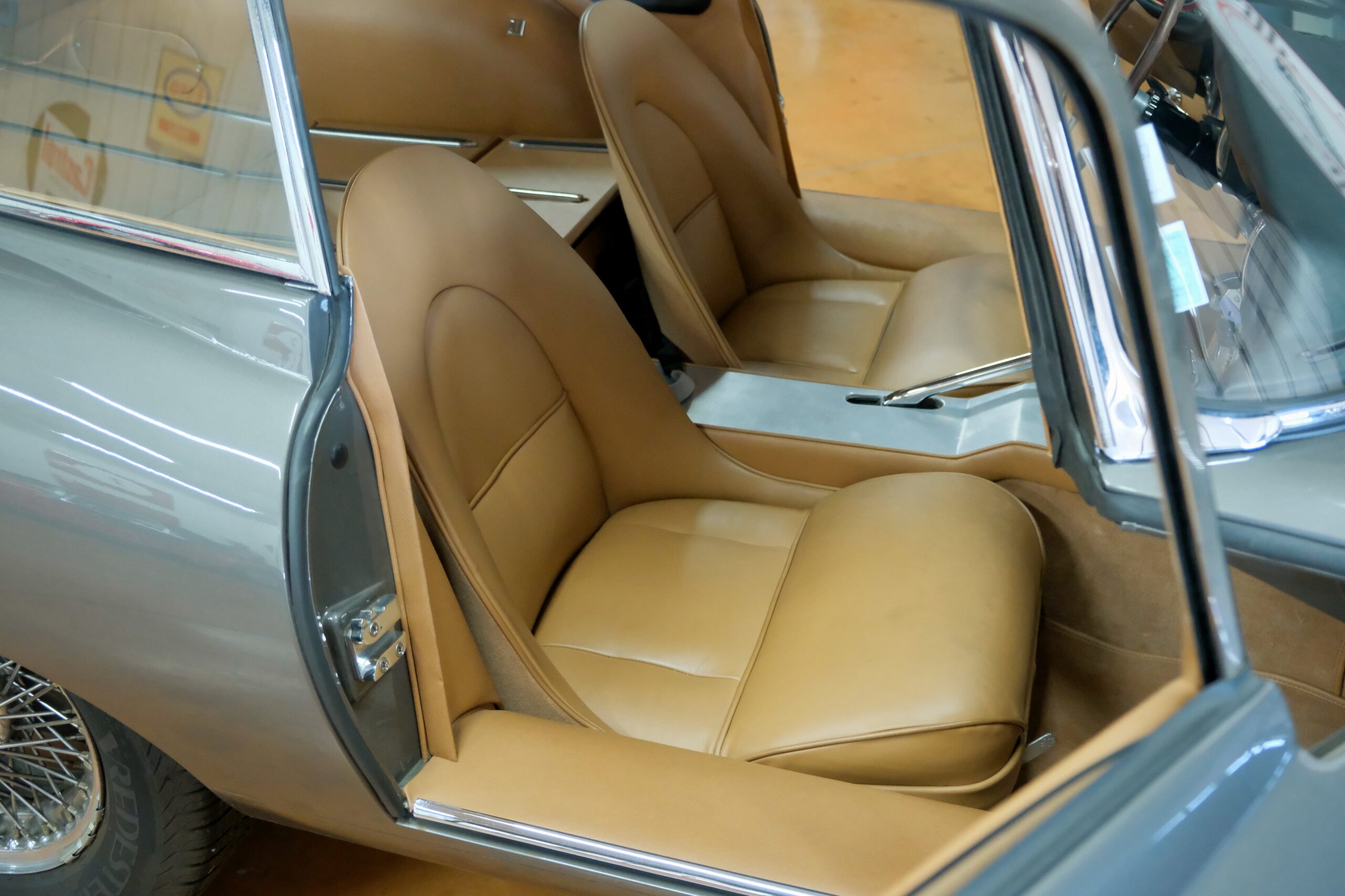 JAGUAR TYPE E SÉRIE 1 3.8L COUPÉ | CAPOTS VINTAGE 19