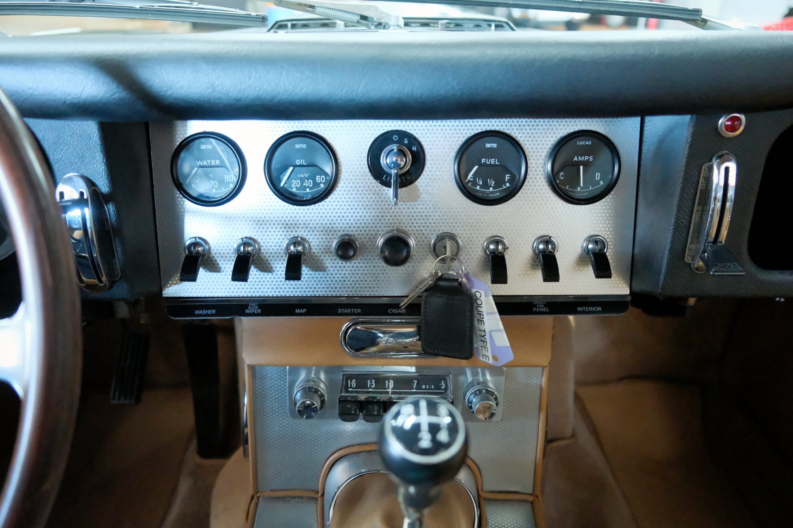 JAGUAR TYPE E SÉRIE 1 3.8L COUPÉ | CAPOTS VINTAGE 38
