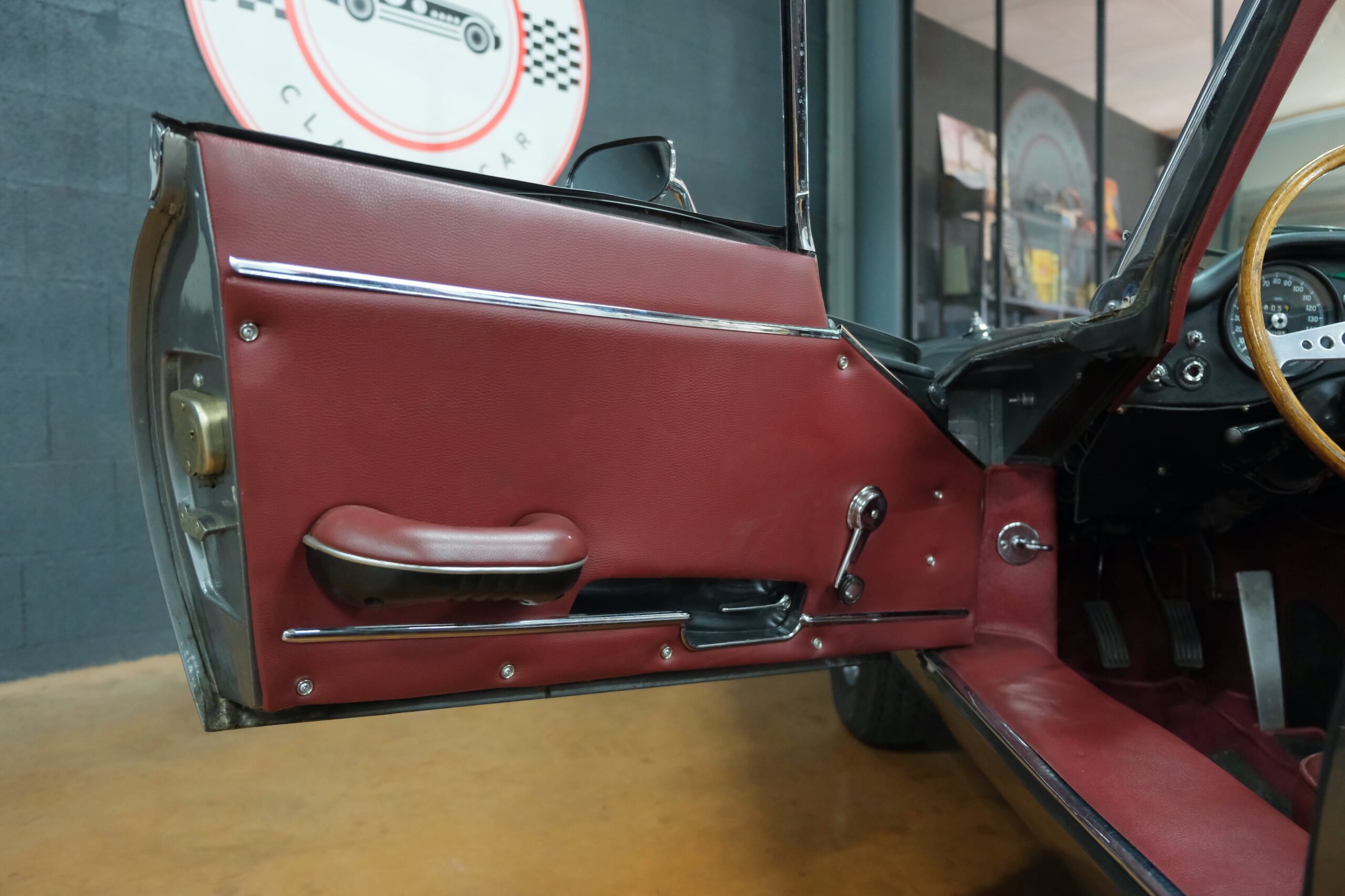 JAGUAR TYPE S1.5 GRISE 1968 | CAPOTS VINTAGE 28