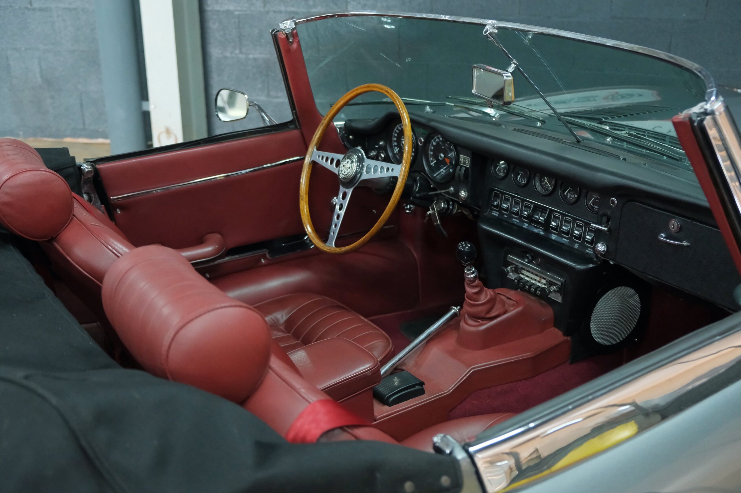 JAGUAR TYPE S1.5 GRISE 1968 | CAPOTS VINTAGE 40