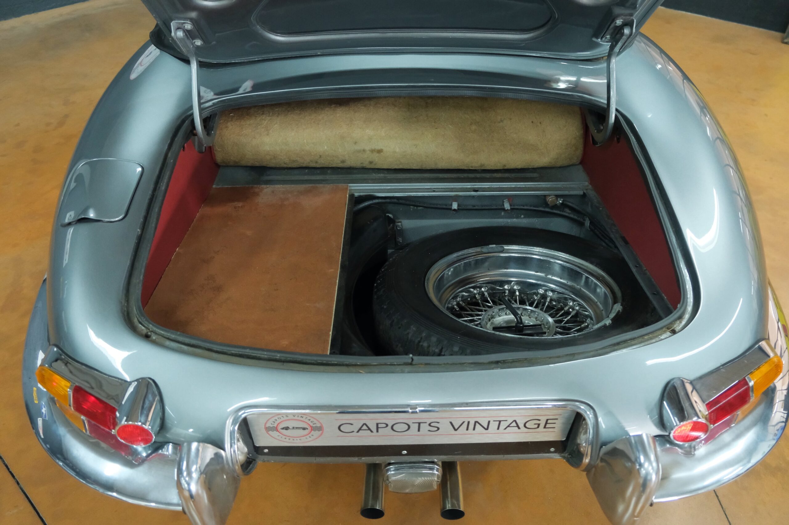 JAGUAR TYPE S1.5 GRISE 1968 | CAPOTS VINTAGE 43