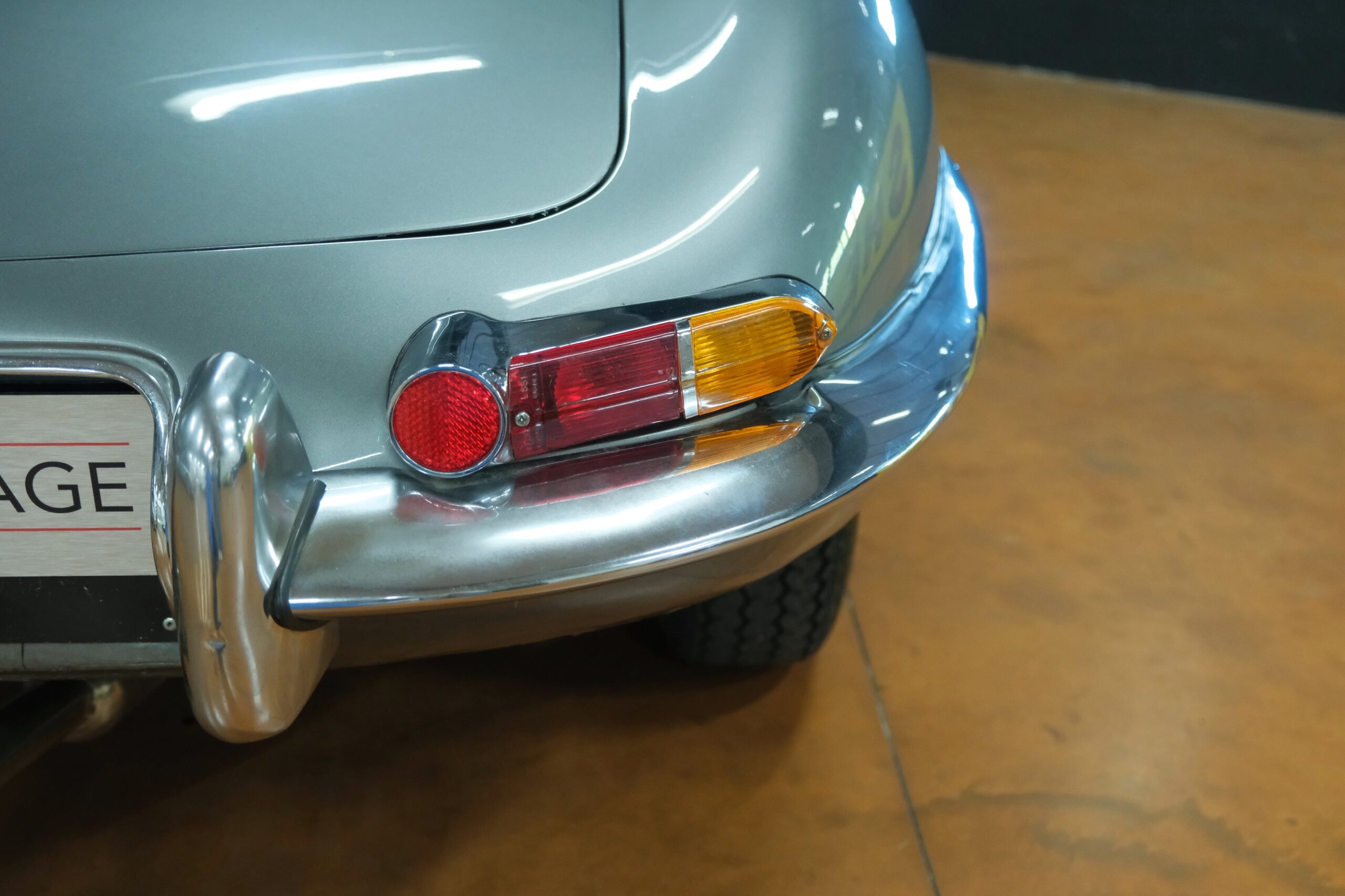 JAGUAR TYPE S1.5 GRISE 1968 | CAPOTS VINTAGE 44